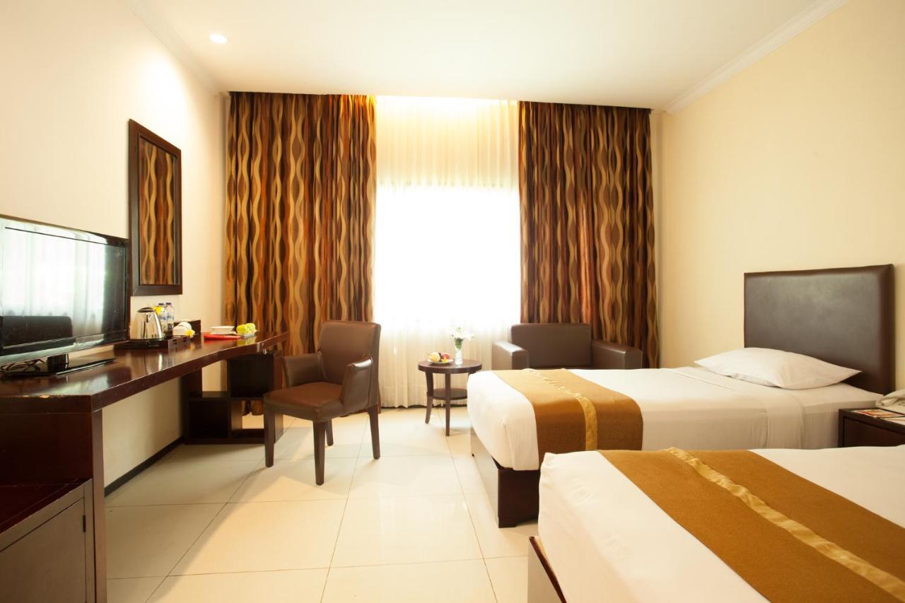 Hotel Montana Dua Malang Exterior foto