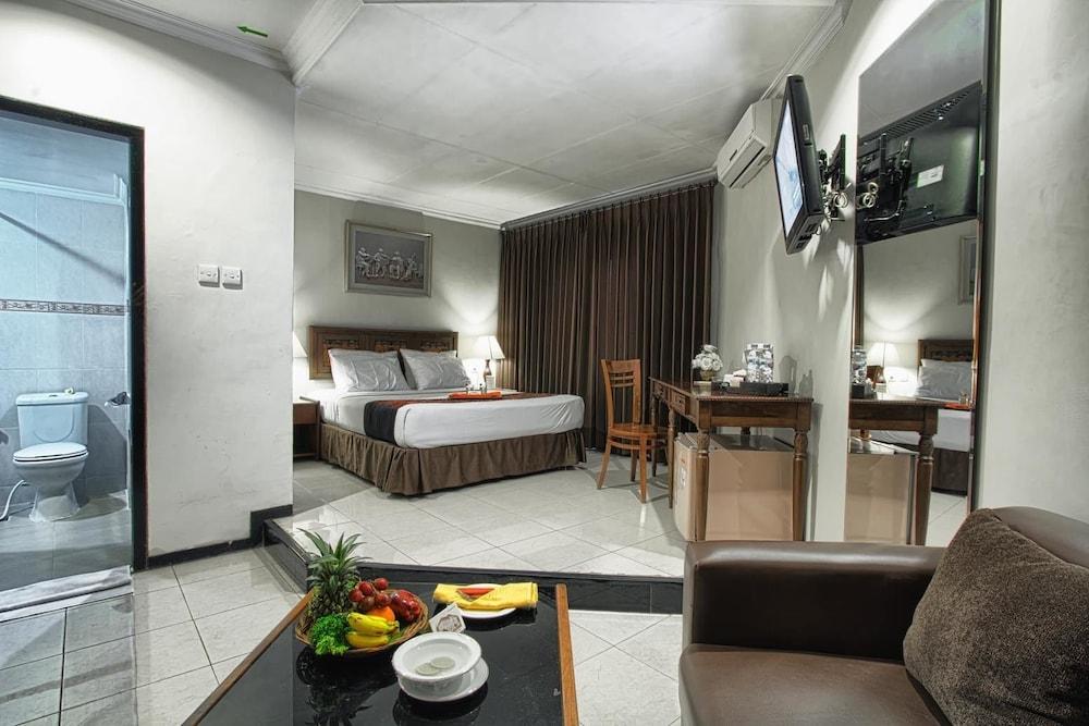Hotel Montana Dua Malang Exterior foto