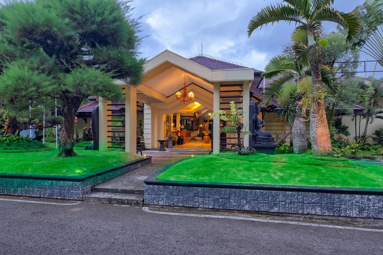 Hotel Montana Dua Malang Exterior foto