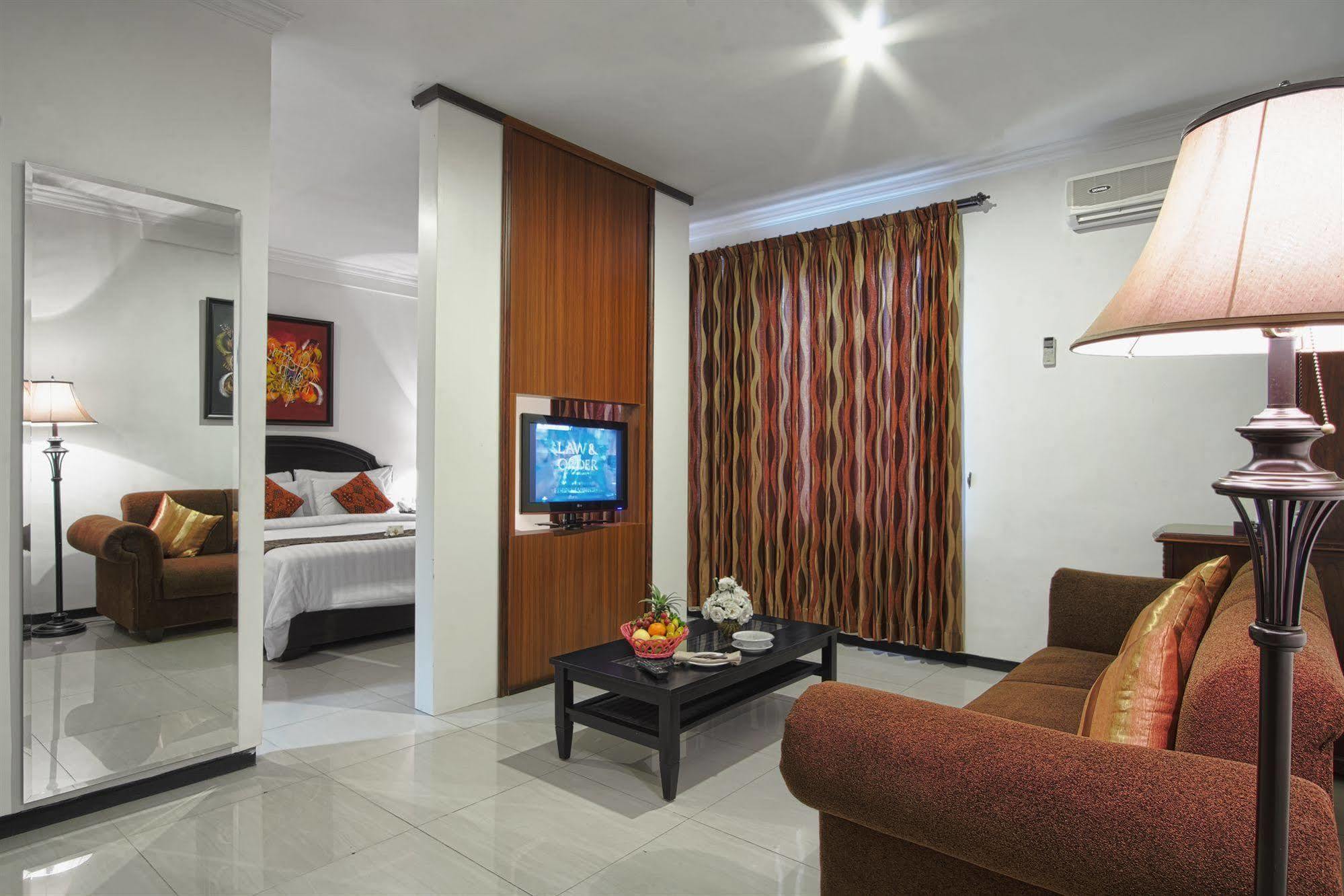 Hotel Montana Dua Malang Exterior foto
